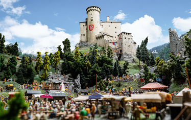 Schweiz tessin burg
